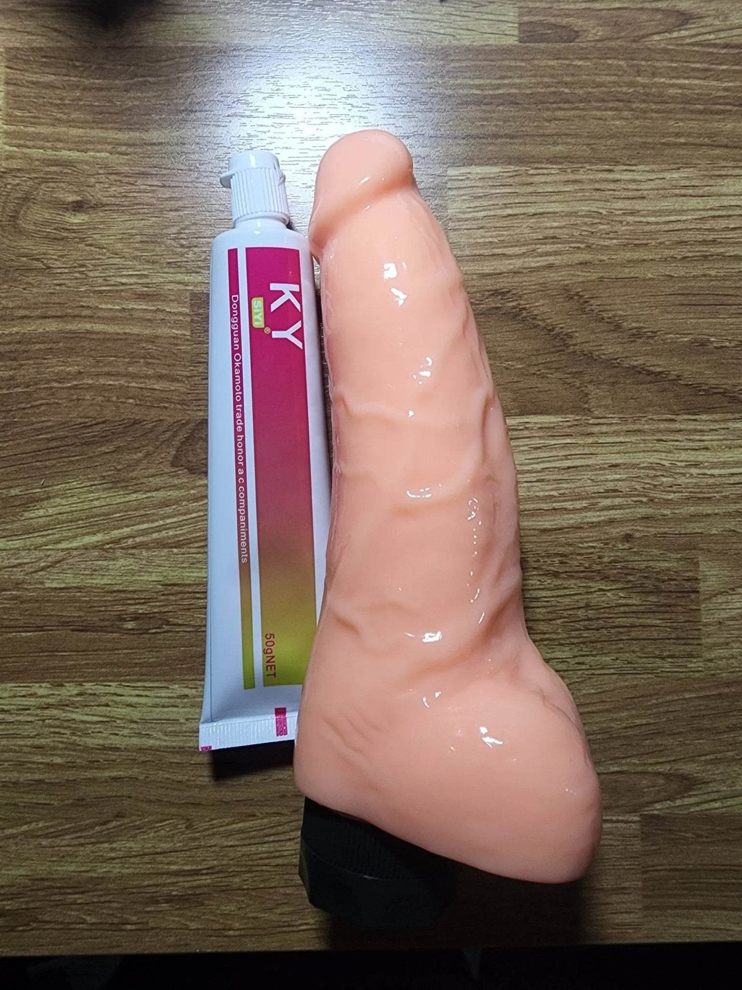 Dildo y lubricante - Sex Shop 502